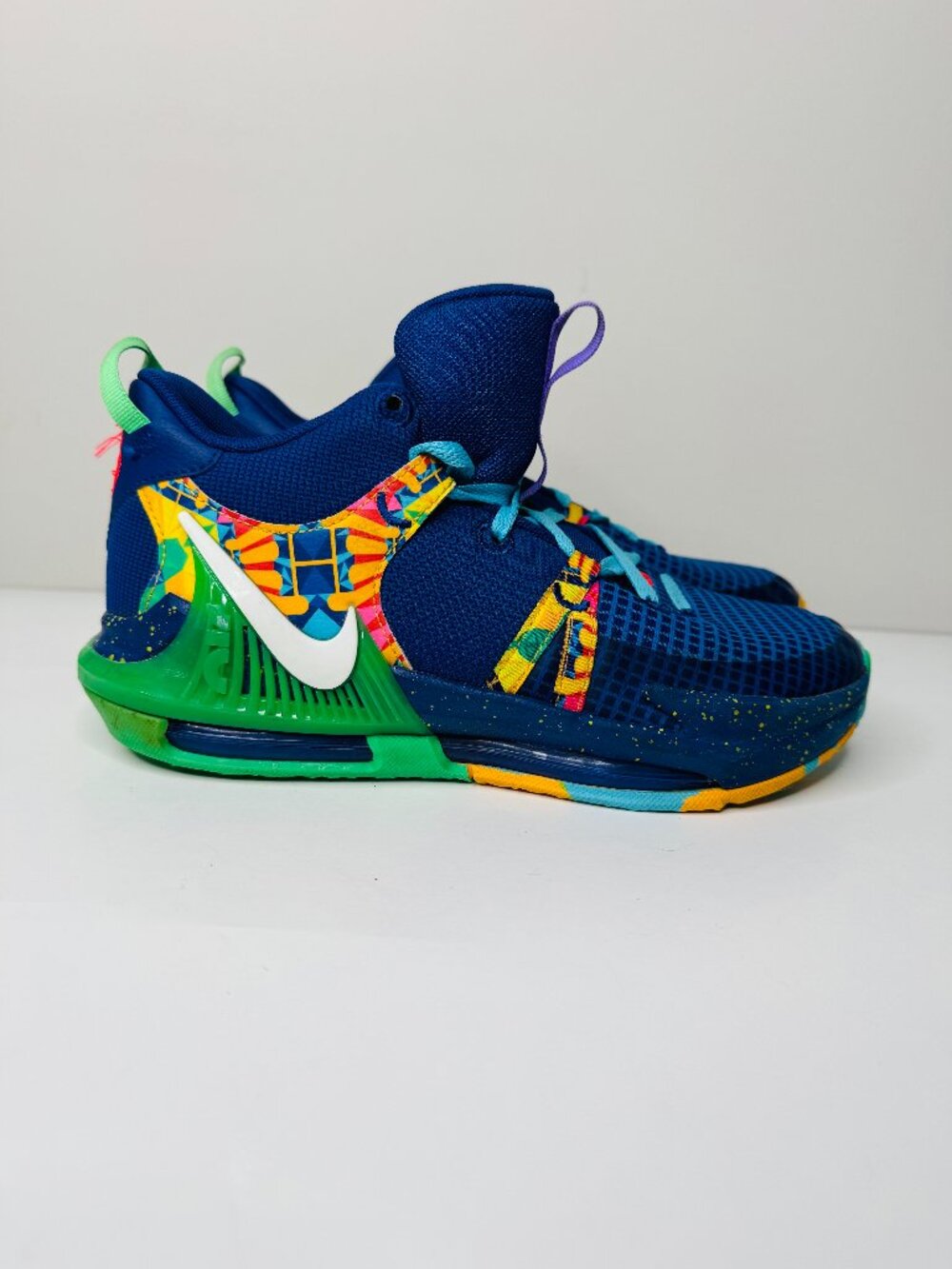 Nike Lebron Witness 7 Mid Kaleidoscope Kids 6.5Y High Top Lace Up Sneakers Color